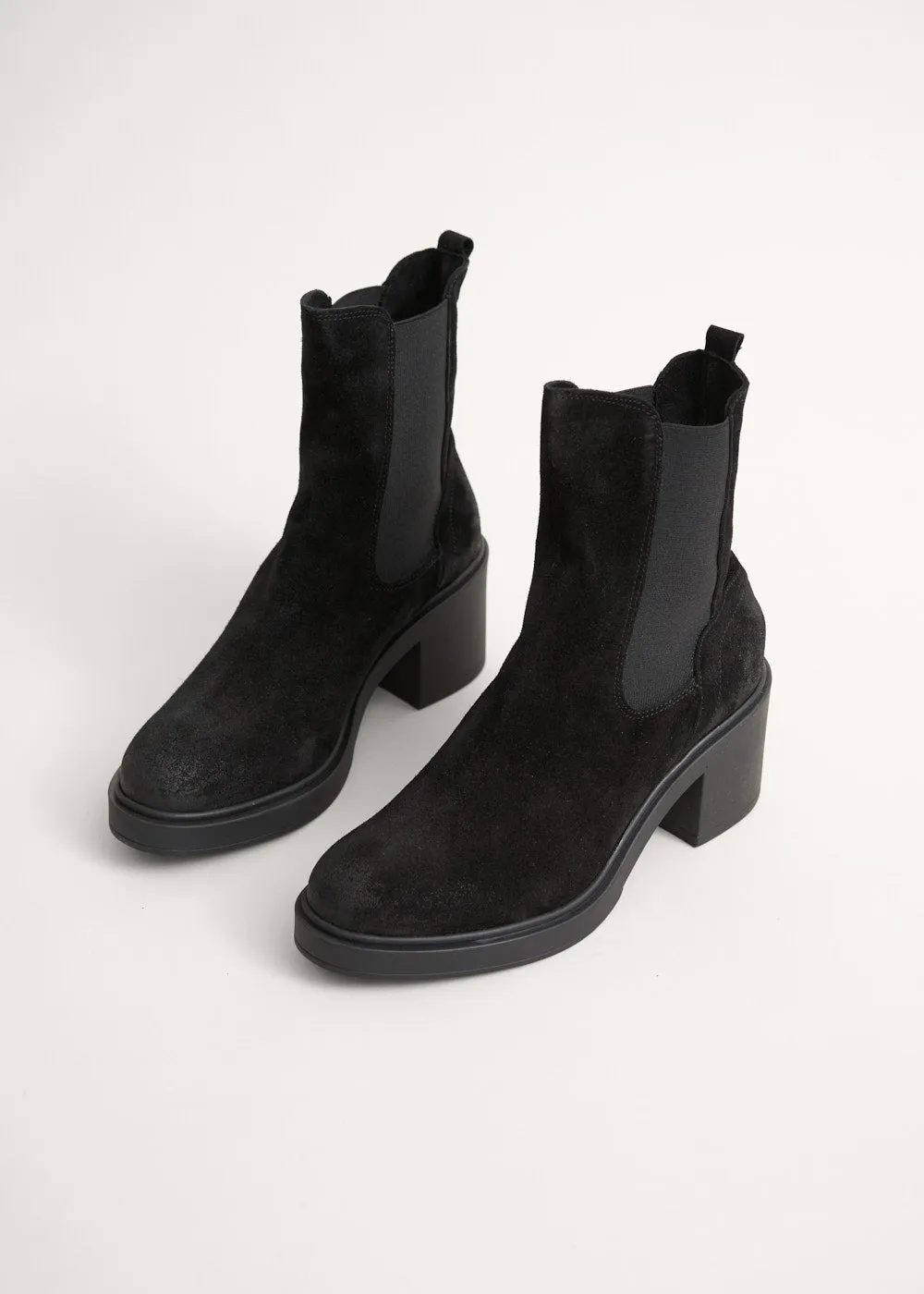 MILLY SUEDE BOOT - BLACK