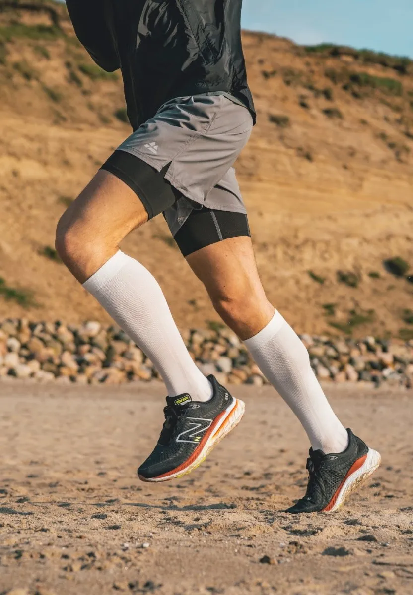 SPORTS COMPRESSION SOCKS